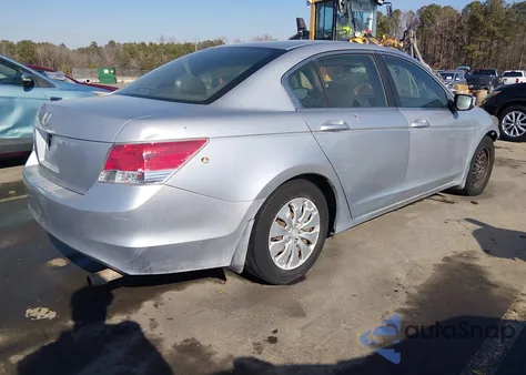 2009 Honda Accord 2.4 Lx z USA, uszkodzony, nr VIN 1HGCP25329A021352